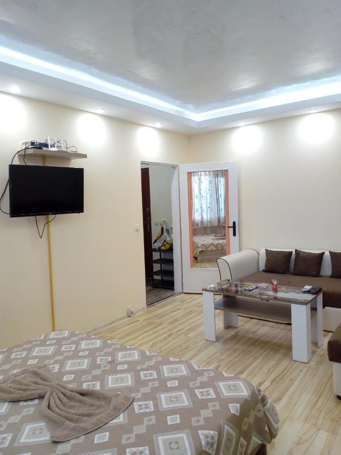 Апартамент Дани Apartament Dani Kazanlak Luaran gambar